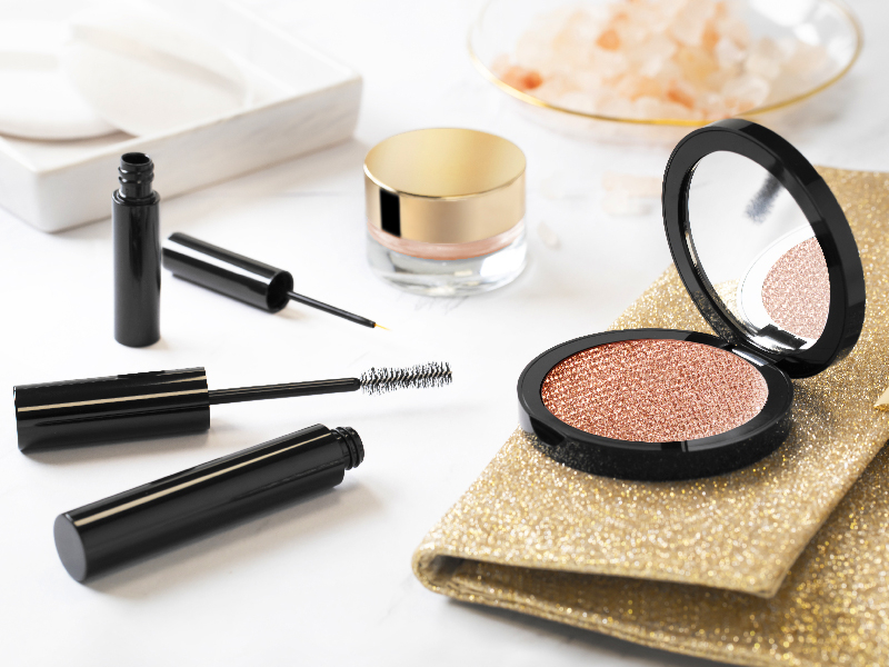 Influencer marketing: a good reason to create your own make-up collection!