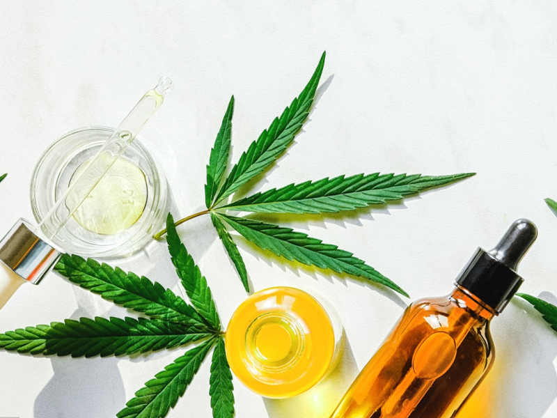 Cosmetici CBD: il beauty trend del 2020