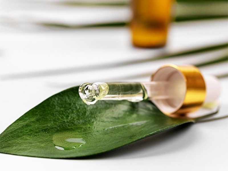 essential oils for luxury cosmetics packaging